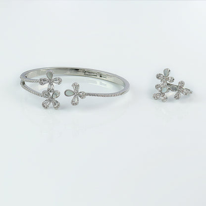 Petite Petal Trio Bangle LA053